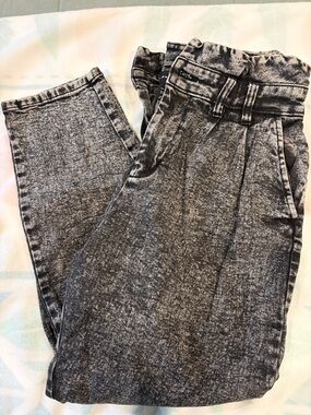Who What Wear High-Rise Paperbag Jeans in Acid Wash Gray